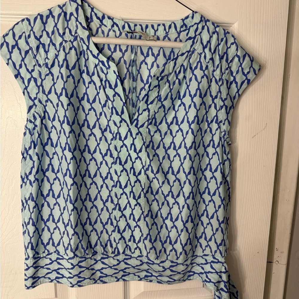 Vineyard vines tee